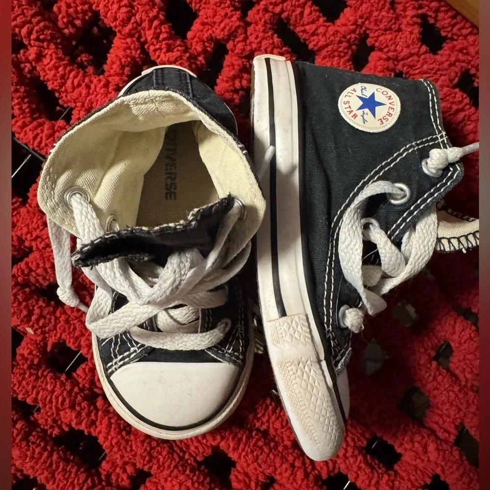Converse Black and White High-Top Sneakers Classic Canvas Design